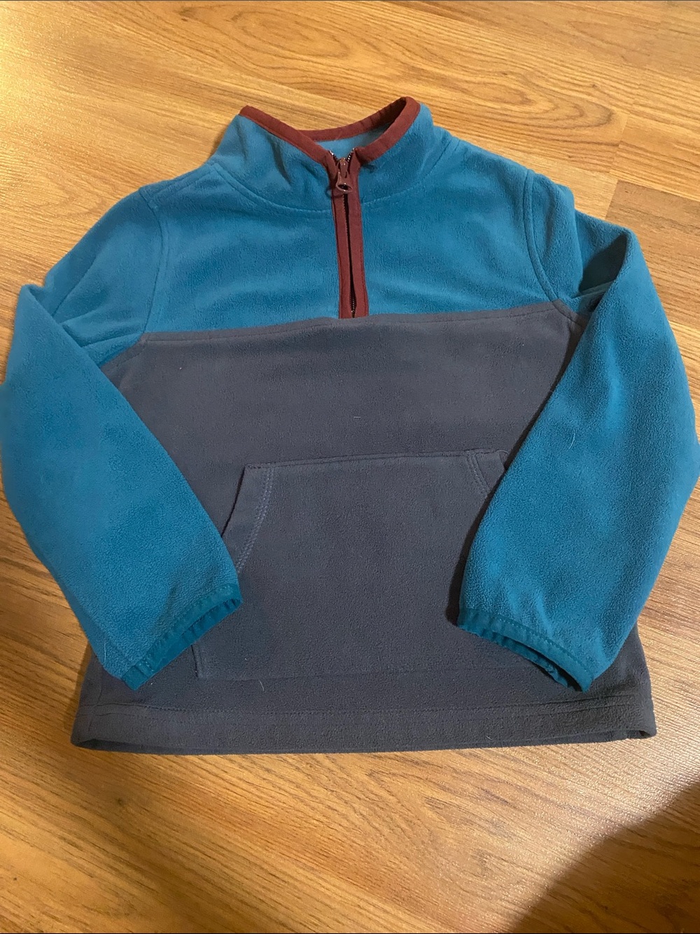✨8/$10.  Osh Kosh. 2 toned 1/4 zip fleece. 4T